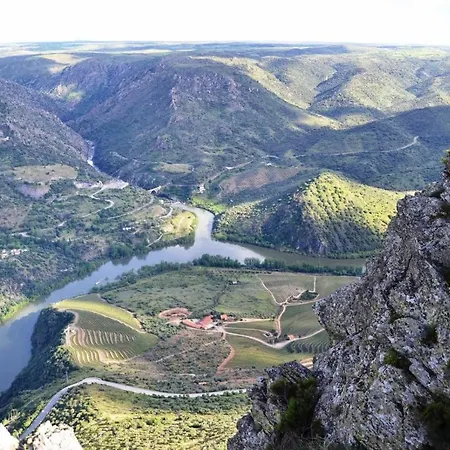 Moradias Do Douro Internacional Holiday home *