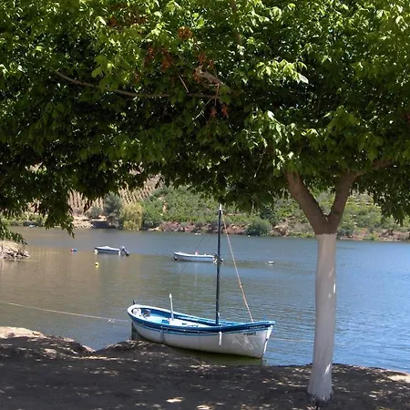 Moradias Do Douro Internacional Дом отдыха Фрейшу-ди-Эшпада-а-Синта