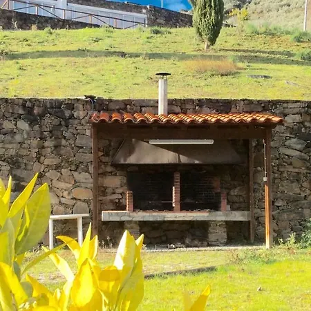 Moradias Do Douro Internacional Holiday home *