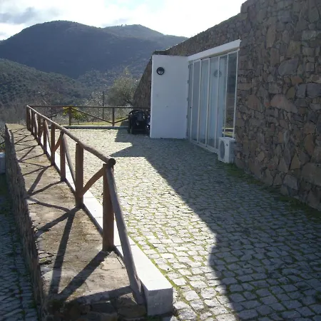 Дом отдыха Moradias Do Douro Internacional Фрейшу-ди-Эшпада-а-Синта