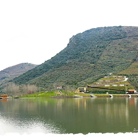 Moradias Do Douro Internacional Дом отдыха Фрейшу-ди-Эшпада-а-Синта