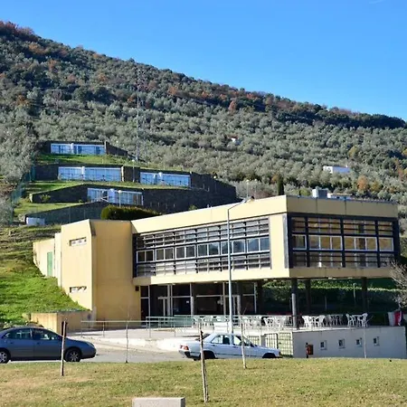 Moradias Do Douro Internacional * Фрейшу-ди-Эшпада-а-Синта