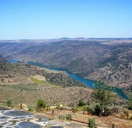 Moradias Do Douro Internacional * Freixo de Espada a Cinta